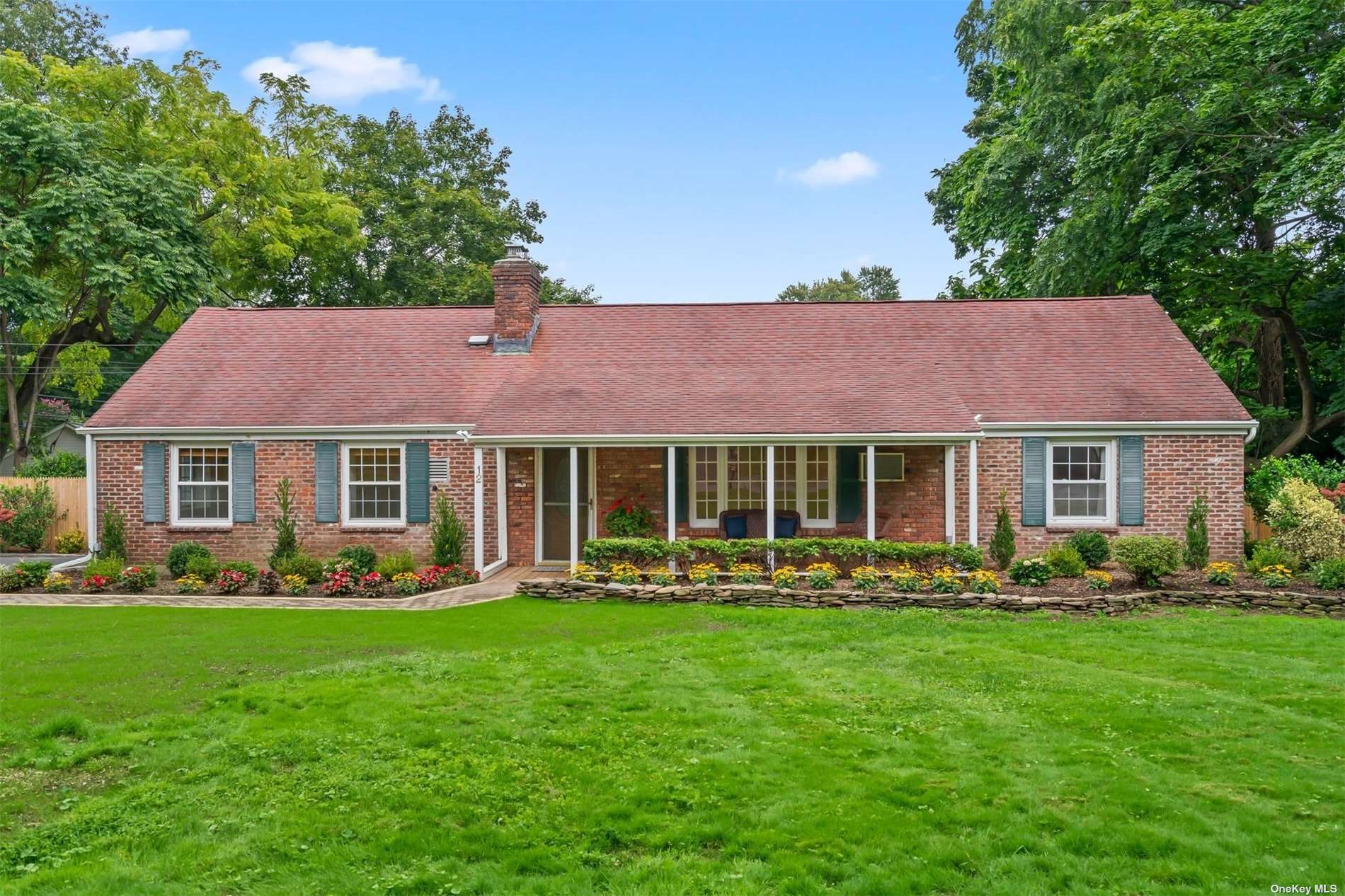 Dumbarton Dr, Huntington, NY 11743