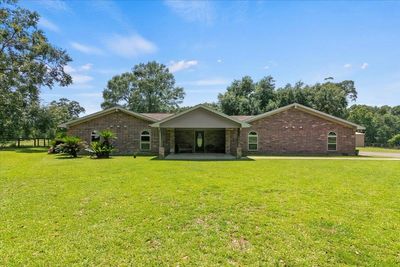 8300 Century Oaks Ln, House other with 3 bedrooms, 2 bathrooms and null parking in Silsbee TX | Image 1