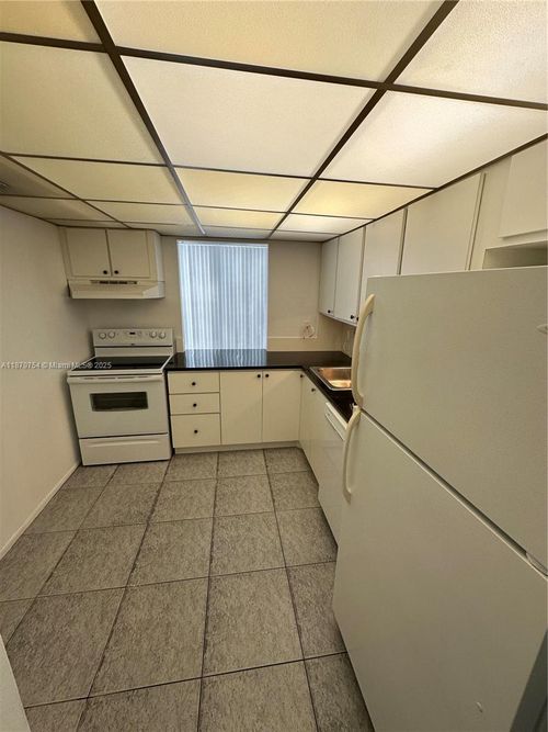 apt-207-2101 Atlantic Shores Blvd, Hallandale Beach, FL, 33009-2857 | Card Image