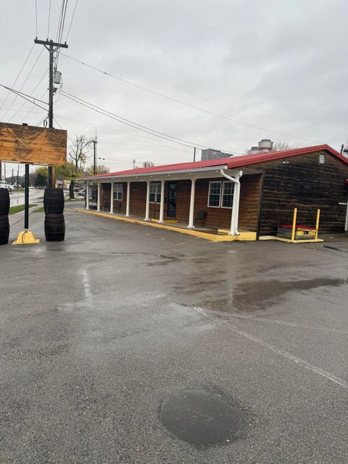 77 River Dr, Irvine, KY, 40336-1103 | Card Image