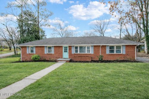 1202 Tapoco Ave, Maryville, TN, 37801-4631 | Card Image