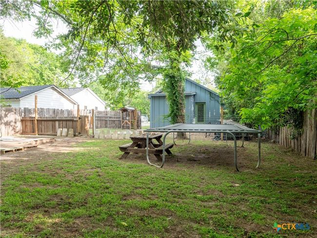 1006 W North St, House other with 2 bedrooms, 1 bathrooms and null parking in Victoria TX | Image 37