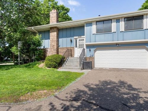 6855 Macbeth Ct, Woodbury, MN, 55125-2409 | Card Image
