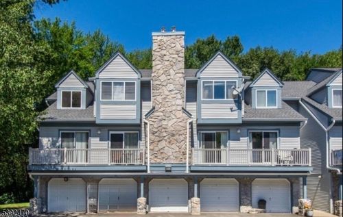 216 Woods Edge Dr, Succasunna, NJ, 07876-1273 | Card Image