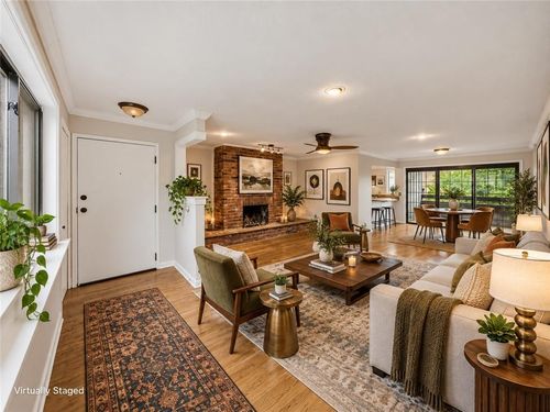 6-4056 Warwick Blvd, Kansas City, MO, 64111-1646 | Card Image