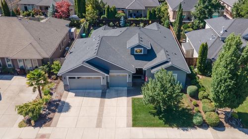 988 Pumpkin Rdg, Eagle Point, OR, 97524-9034 | Card Image