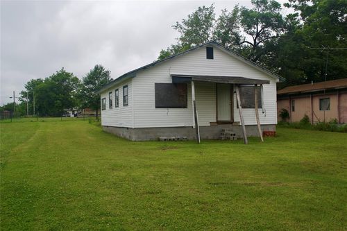 812 S 1st Ave, Stroud, OK, 74079-5202 | Card Image