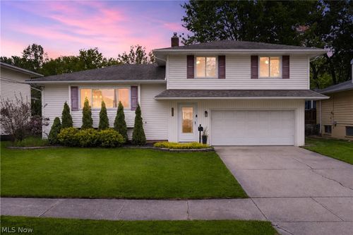 13665 Starlite Dr, Brook Park, OH, 44142-3241 | Card Image