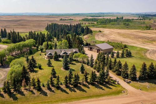 38212 Range Road 252, Rural Lacombe County, AB, T4L2N2 | Card Image