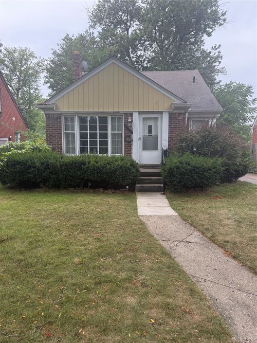 8109 Hazelton St, Dearborn Heights, MI, 48127-1580 | Card Image