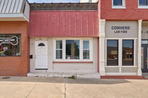 107 E Dallas Street, Mt Vernon, MO, 65712 | Card Image