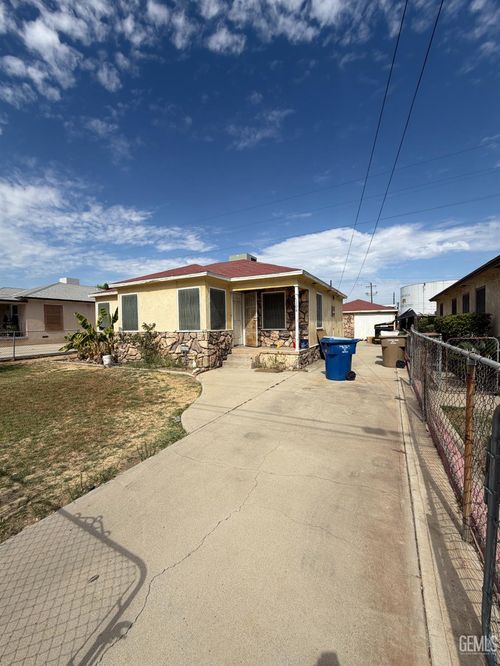 1104 Glade Street, Bakersfield, CA, 93308 | Card Image