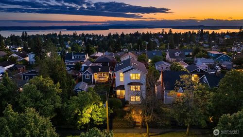 5625 35th Ave Sw, Seattle, WA, 98126-2823 | Card Image
