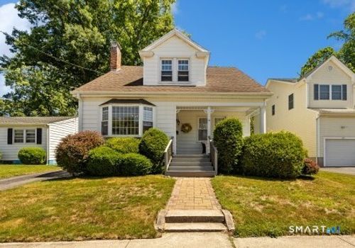 129 Seaview Ave, West Haven, CT, 06516-6849 | Card Image