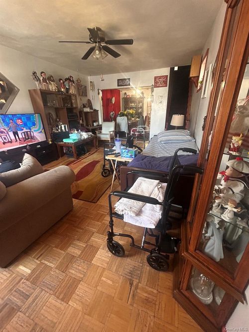 10935 122nd St, South Ozone Park, NY, 11420-1419 | Card Image