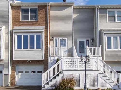 83-83 Carriage Dr, Milford, CT, 06460-7557 | Card Image