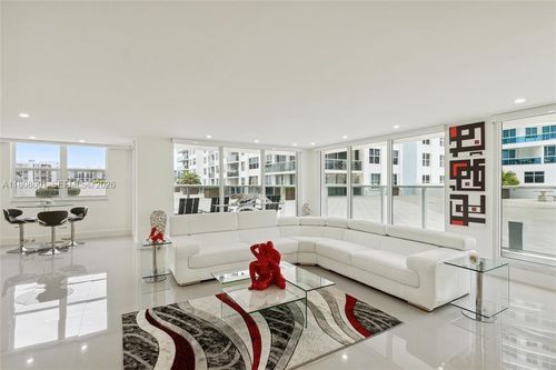 301s-2751 S Ocean Dr, Hollywood, FL, 33019-2716 | Card Image