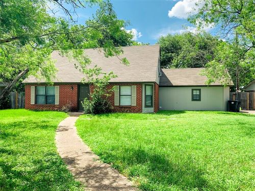 1417 Holik Dr, College Station, TX, 77840-4423 | Card Image