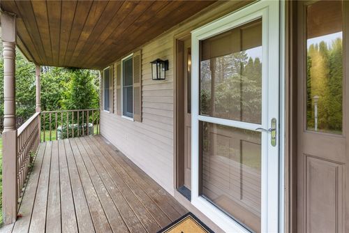 26 E Bayview Rd, Charlestown, RI, 02813-2001 | Card Image