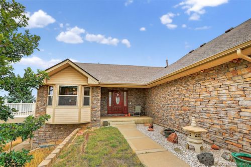 73 S Algonquian Ct, Aurora, CO, 80018-1516 | Card Image