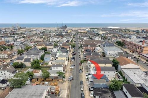 108 E Roberts Ave, Wildwood, NJ, 08260-4631 | Card Image