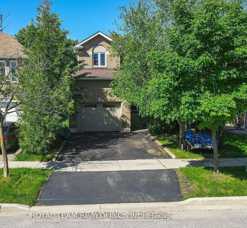 9 Springer Dr, Richmond Hill, ON, L4C0E9 | Card Image