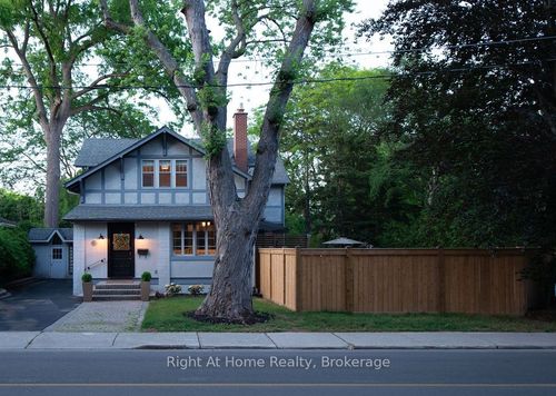 139 Allan St, Oakville, ON, L6J3N6 | Card Image