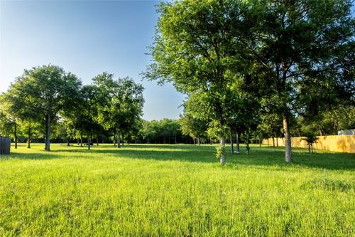112 Creekwood Trl, Cedar Creek, TX, 78612-3753 | Card Image
