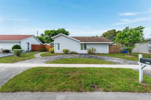 8250 Sw 3rd Pl, North Lauderdale, FL, 33068-1031 | Card Image