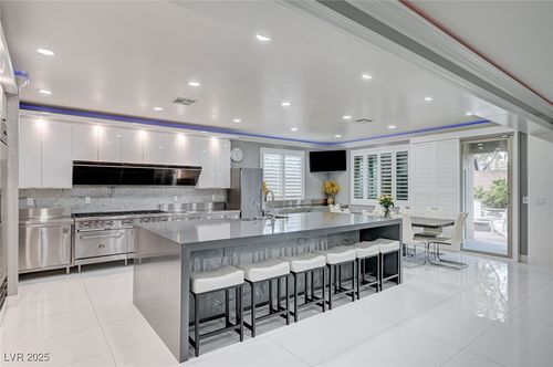7292 White Bloom Ave, Las Vegas, NV, 89117-3822 | Card Image