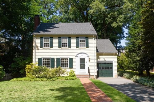 59 Hinckley Rd, Newton, MA, 02468 | Card Image