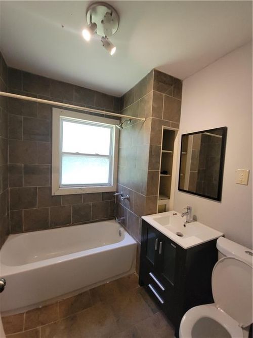 5000 Agnes Ave, Kansas City, MO, 64130-2735 | Card Image