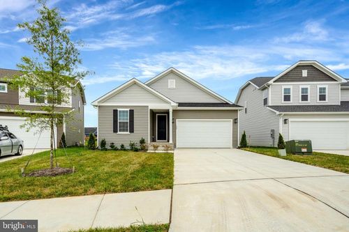 104 Midsummer Ln, MIDDLETOWN, VA, 22645-9611 | Card Image