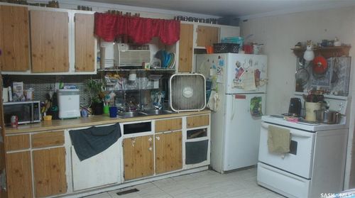 406 Carbon Ave, Bienfait, SK, S0C0M0 | Card Image