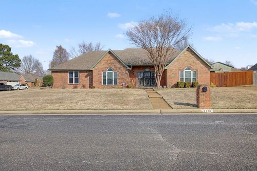 8208 Clinton Way Cv, Cordova, TN, 38018-3100 | Card Image