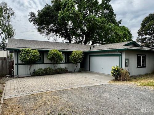 B Mason St, Healdsburg, CA, 95448 | Card Image