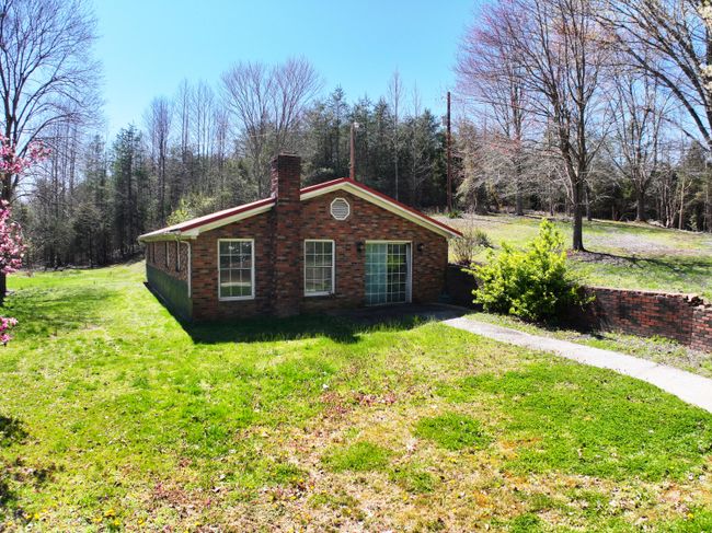 4.15 acres (according to Estill Co PVA) 3 Bedroom, 1 full bathroom! Approximately 1500 square feet of living space | Image 1
