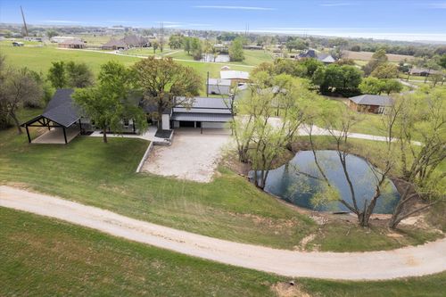 5480 New Hope Rd, Aubrey, TX, 76227-6880 | Card Image