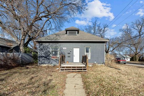 1500 Houston St, Manhattan, KS, 66502-4372 | Card Image