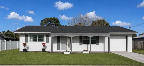 1781 Se Fairfield St, Port St Lucie, FL, 34983-4667 | Card Image