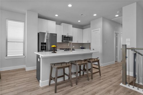 454 S Centro Cir, Shenandoah, TX, 77385-5612 | Card Image