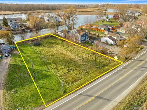 5 W Jefferson Ave, Trenton, MI, 48183-1237 | Card Image