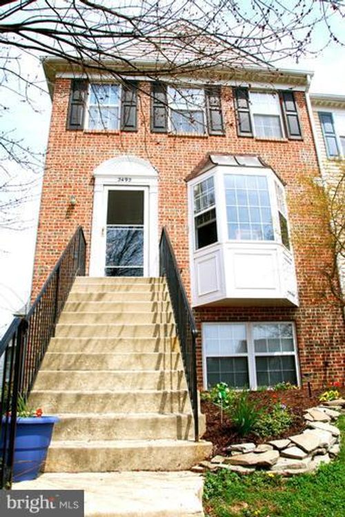 2492 Wentworth Dr, CROFTON, MD, 21114-3126 | Card Image