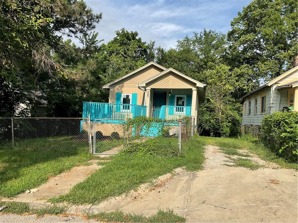Myrtle Ave, Kansas City, MO 64130