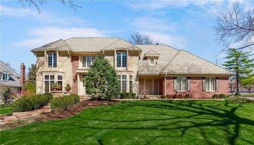 2640 W 118th Ter, Leawood, KS, 66211-3042 | Card Image