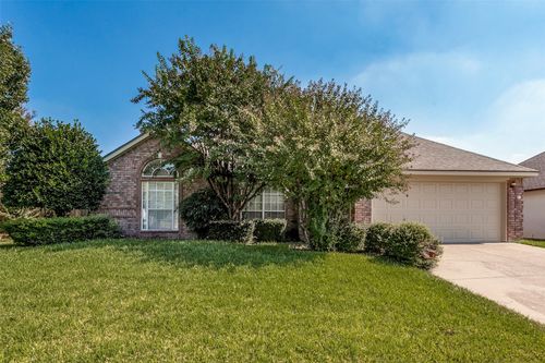 2668 Bent Tree Dr, Hurst, TX, 76054-2602 | Card Image
