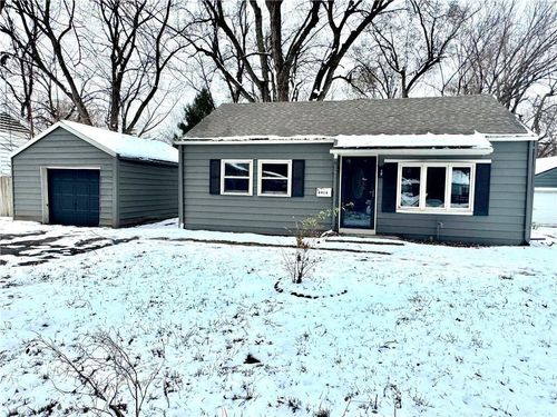 8416 Greenwood Rd, Raytown, MO, 64138-3051 | Card Image