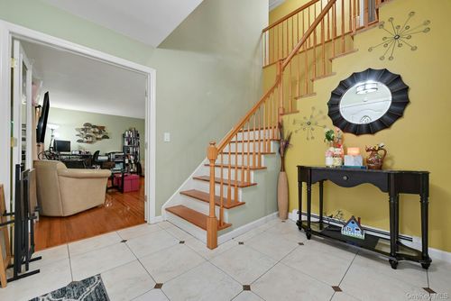 15 Central Hwy, New City, NY, 10956-2312 | Card Image