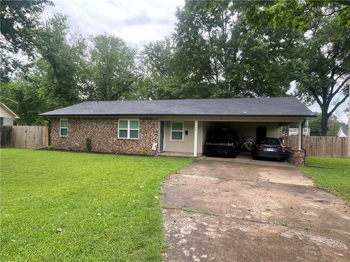 820 N Miller St, Clarksville, AR, 72830-2240 | Card Image
