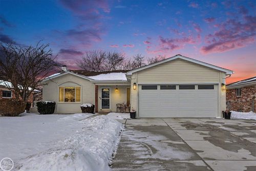 2351 Michael Dr, Sterling Heights, MI, 48310-3579 | Card Image